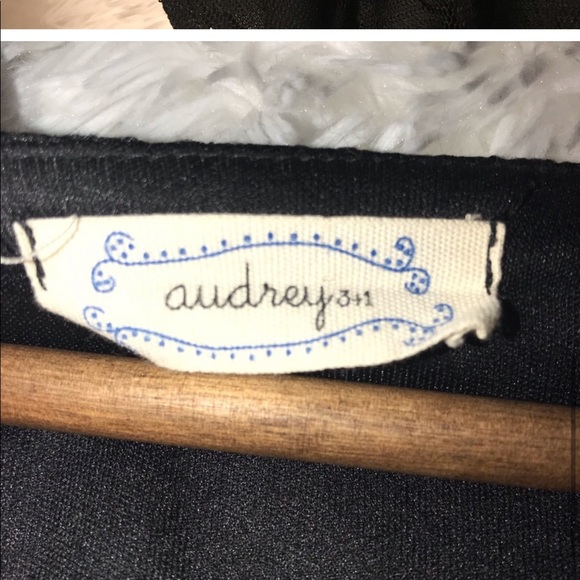 Mini black lace dress - Picture 6 of 7